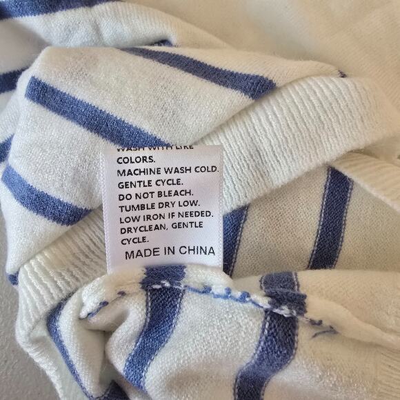 Unbranded Sweater Women's Small White with Blue Stripes Crew Neck NWOT - Picture 4 of 16